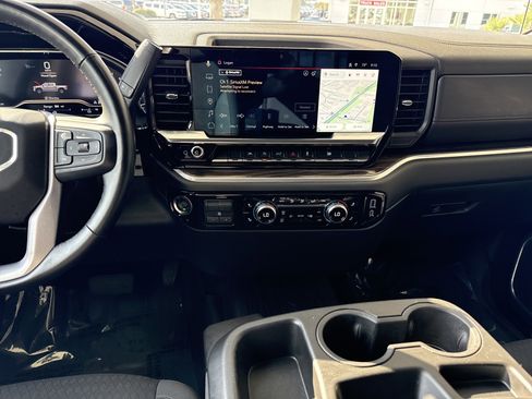 Used 2025 GMC Sierra 1500 Elevation image 28