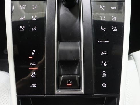 Used 2024 Porsche Macan GTS image 23