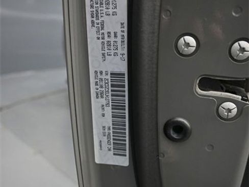 Used 2018 Dodge Challenger SRT Hellcat image 17