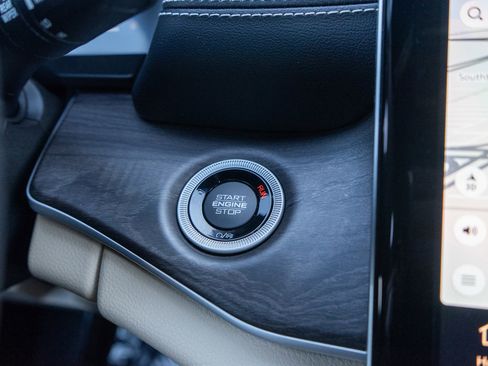 Used 2023 Jeep Grand Cherokee L Limited image 22