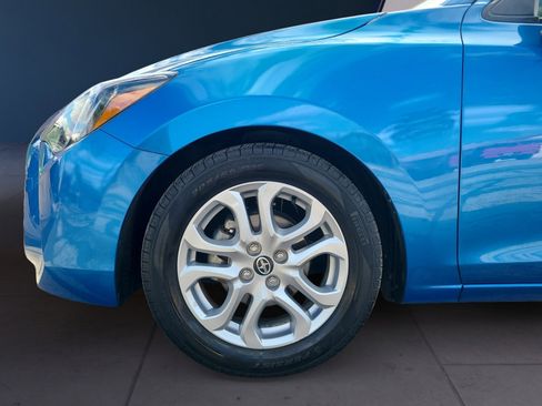 Used 2016 Scion iA image 9