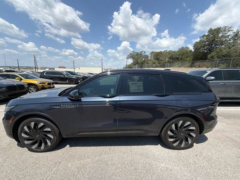 Used 2024 Lincoln Nautilus Reserve w/ Equipment Group 202A AWD/4WD image 2