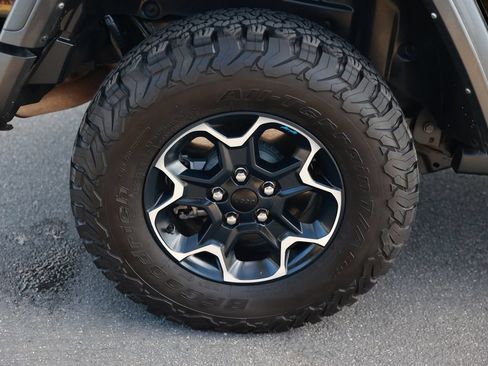 Used 2022 Jeep Wrangler Unlimited Rubicon 4xe w/ Cold Weather Group AWD/4WD image 9