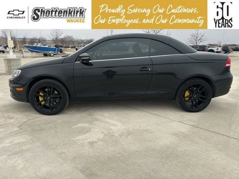 Used 2013 Volkswagen Eos w/ Sport Package image 5