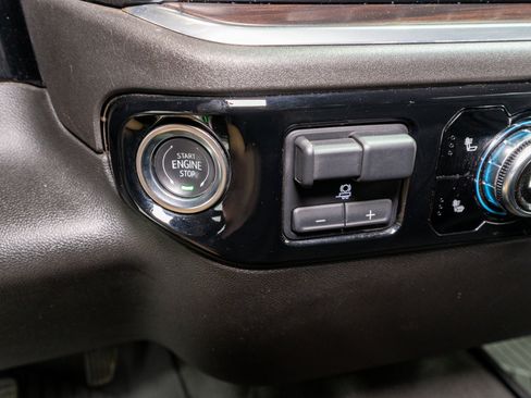 Used 2025 GMC Sierra 1500 SLT AWD/4WD image 23