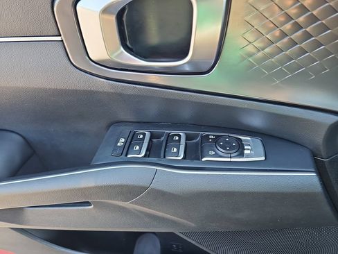 Used 2024 Kia Sorento S FWD image 35