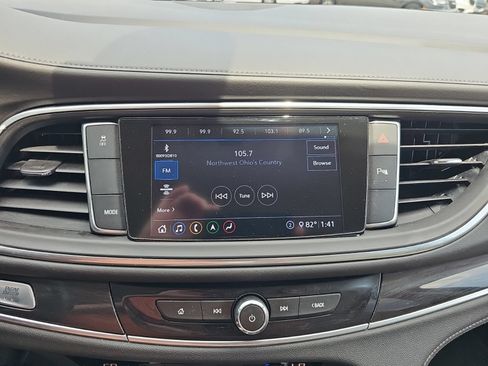 Used 2020 Buick Enclave Essence w/ Sound and Sites Package FWD image 17