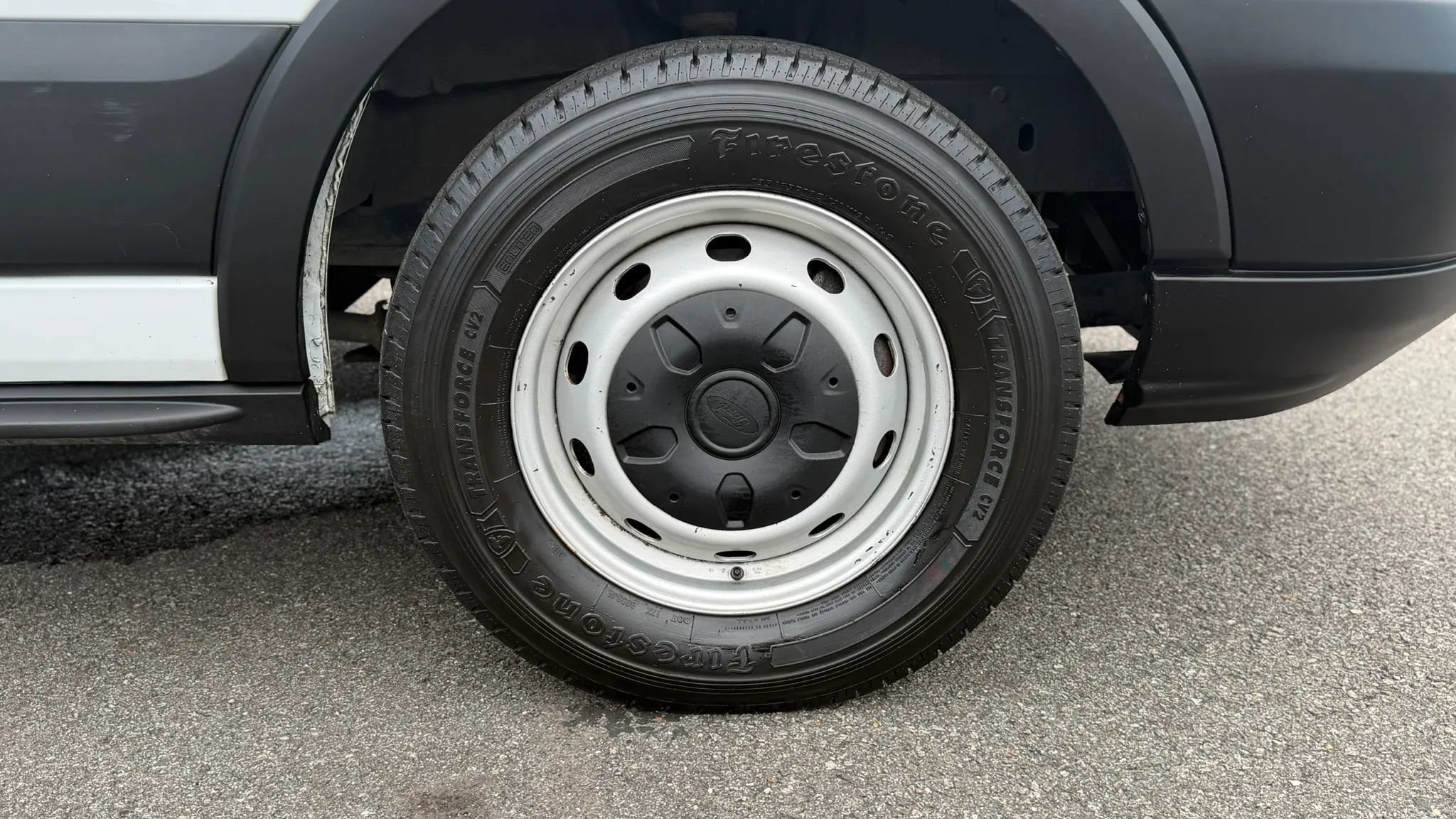 Used 2019 Ford Transit 150 130 Low Roof RWD image 31