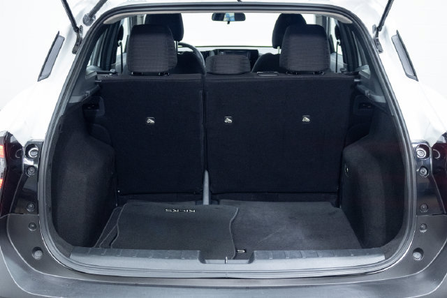 Used 2025 Nissan Kicks S FWD image 8