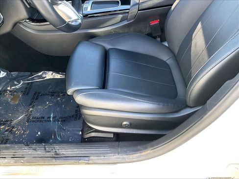 Used 2025 Mercedes-Benz CLA 250 4MATIC image 34