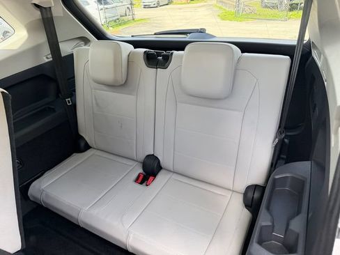 Used 2019 Volkswagen Tiguan SE FWD image 11