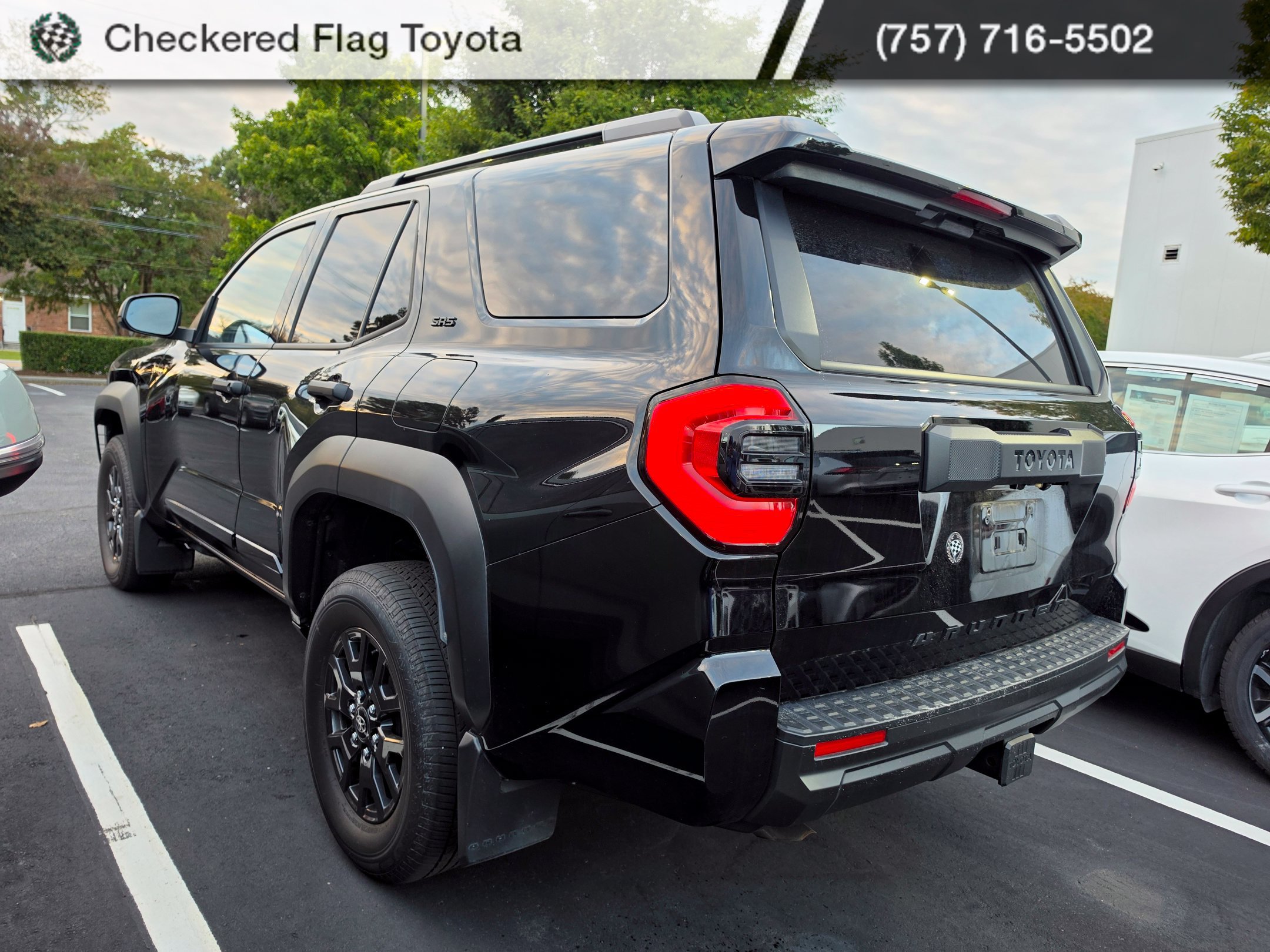 Certified 2025 Toyota 4Runner SR5 AWD/4WD image 4