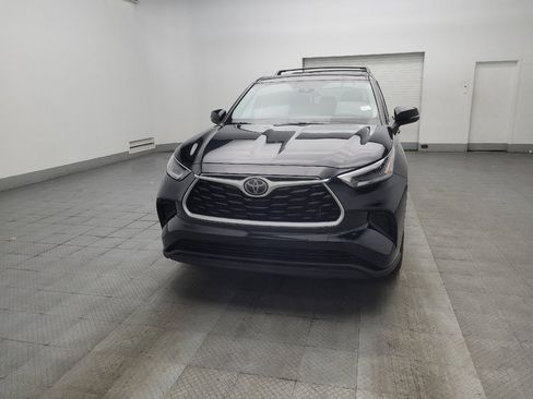 Used 2021 Toyota Highlander L FWD image 15