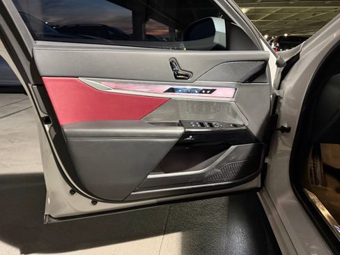 Used 2023 BMW 740i 740i w/ Parking Assistance Package image 10