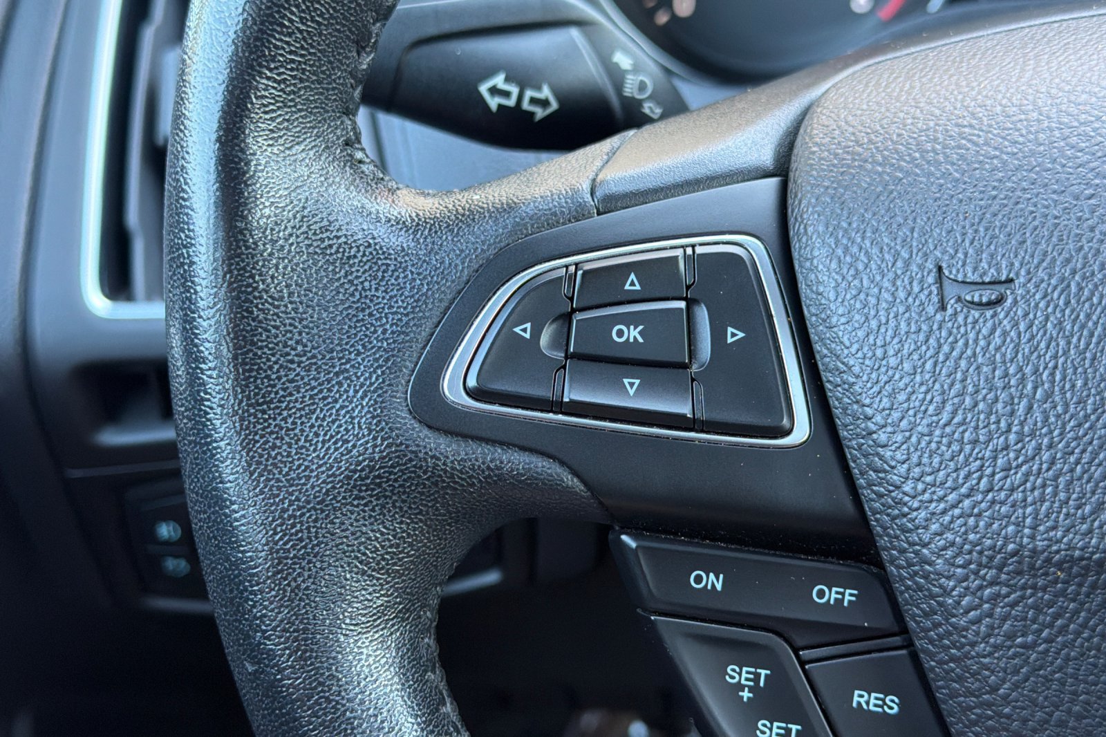 Used 2018 Ford Focus Titanium FWD image 30