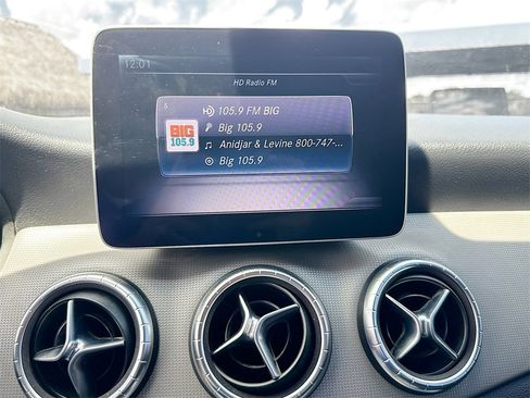 Used 2018 Mercedes-Benz CLA 250 image 15