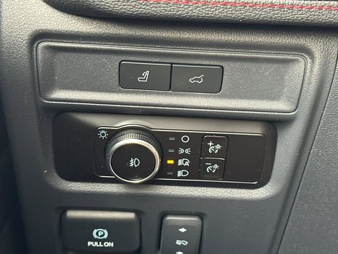 Used 2023 Ford Expedition Limited image 43