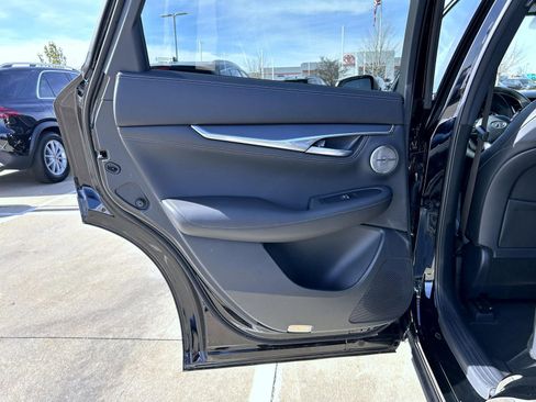 Used 2025 INFINITI QX55 Essential w/ Accent Package image 20