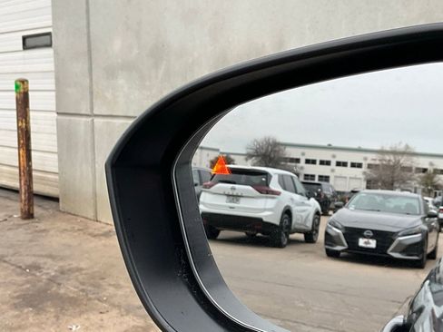 Used 2025 Nissan Rogue SV image 20