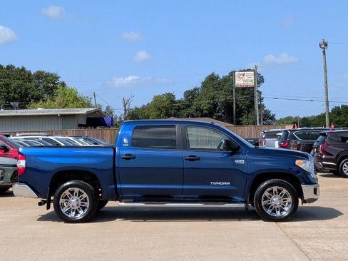 Used 2015 Toyota Tundra SR5 w/ SR5 Upgrade Package RWD image 9