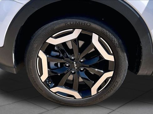 Used 2025 Kia Telluride S FWD image 9