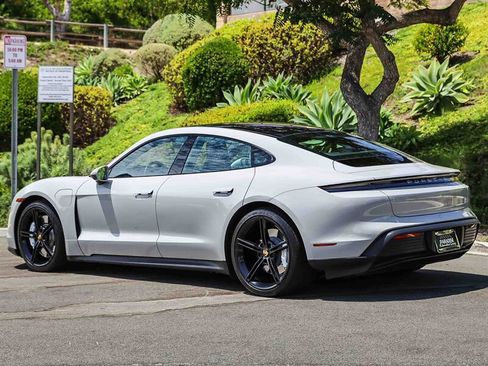 Used 2022 Porsche Taycan RWD image 3