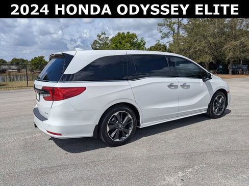 Used 2024 Honda Odyssey Elite image 3