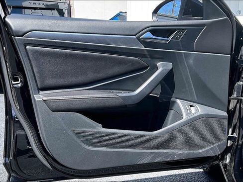 Used 2024 Volkswagen Jetta SE image 19