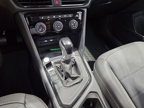 Certified 2023 Volkswagen Taos SE FWD image 22