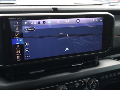 Used 2024 Jeep Wrangler Unlimited Rubicon image 32