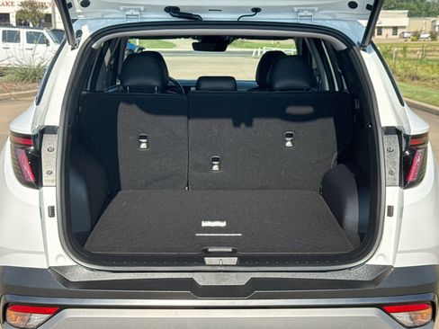 Used 2025 Hyundai Tucson SEL FWD image 23