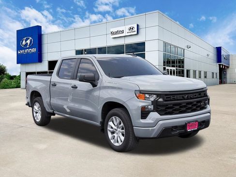 Used 2025 Chevrolet Silverado 1500 Custom w/ LPO, Dark Essentials Package RWD image 3