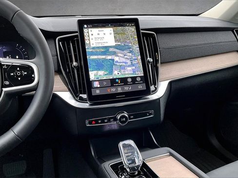 Certified 2026 Volvo XC90 B5 Plus w/ Protection Package image 9