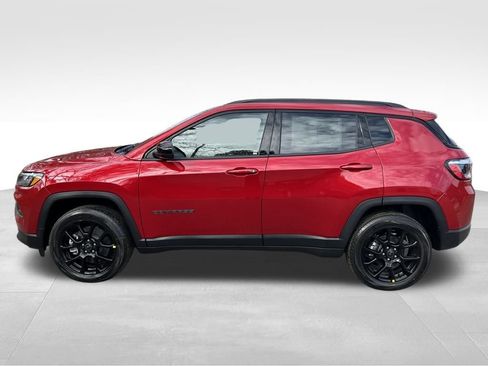 New 2026 Jeep Compass Latitude image 3