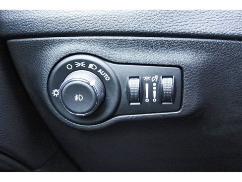 Used 2020 Jeep Compass Latitude image 21