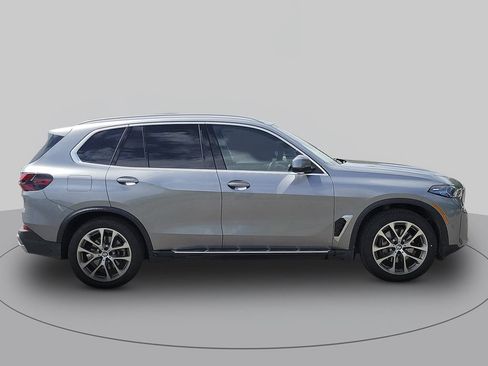 Used 2024 BMW X5 sDrive40i RWD image 2