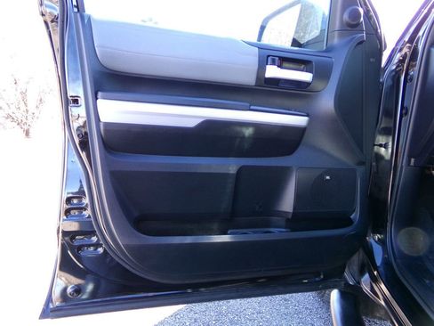 Used 2018 Toyota Tundra Limited w/ Limited Premium Package image 15