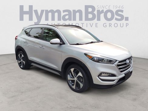 Used 2018 Hyundai Tucson Value w/ Cargo Package FWD image 1