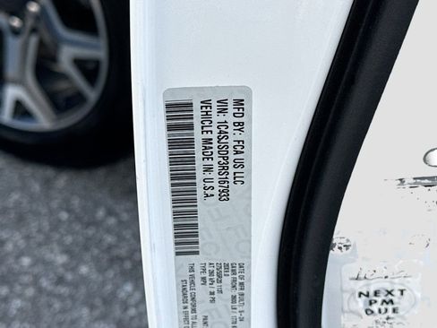 Used 2024 Jeep Wagoneer L Series III w/ Flexible Seating Group image 35