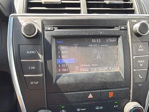 Used 2015 Toyota Camry SE FWD image 25