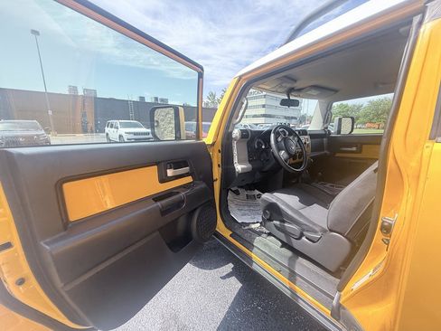 Used 2007 Toyota FJ Cruiser 4WD image 9