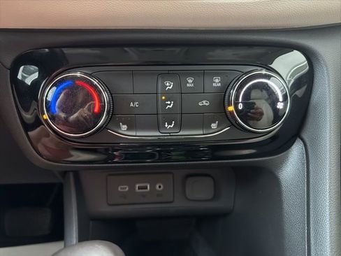 Used 2020 Buick Encore GX Preferred w/ Cold Weather Comfort Package FWD image 20