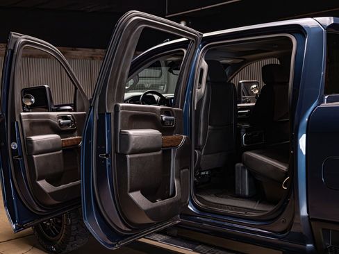 Used 2020 GMC Sierra 3500 Denali w/ Denali Ultimate Package image 29