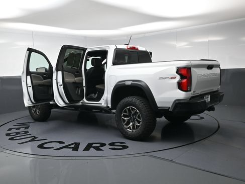 Used 2026 Chevrolet Colorado ZR2 w/ Technology Package AWD/4WD image 26