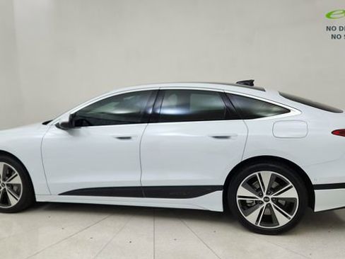 Used 2025 Audi A6 e-tron Premium Plus w/ Premium Plus RWD image 4