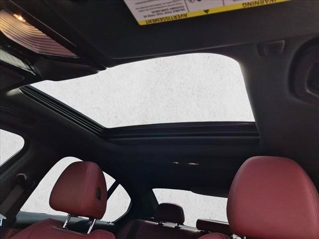 Used 2024 BMW 330i Sedan w/ Premium Package RWD image 13