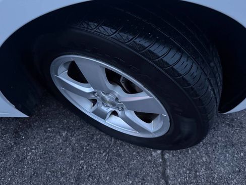 Used 2015 Chevrolet Cruze LT FWD image 26