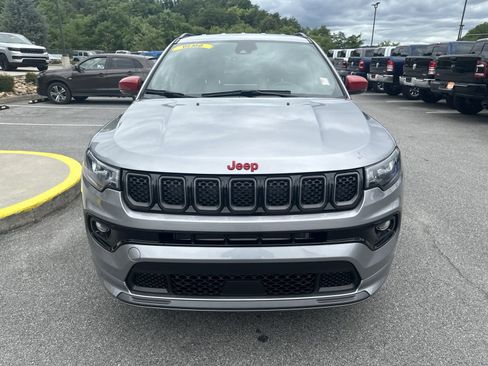 Used 2023 Jeep Compass Limited image 3