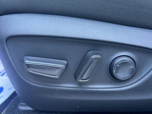 Used 2025 Toyota RAV4 XLE image 28