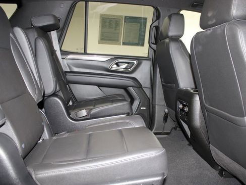 Used 2022 Chevrolet Tahoe Z71 image 32